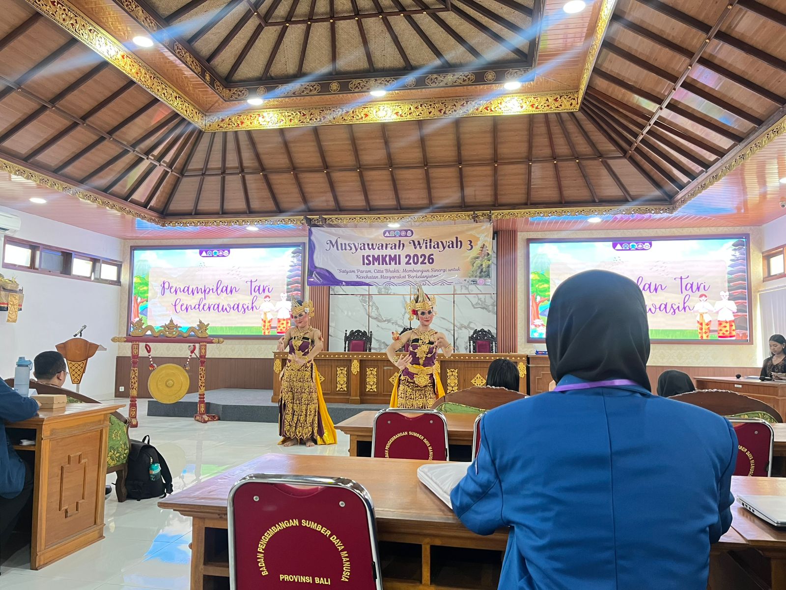 Penampilan Tari Cendrawasih